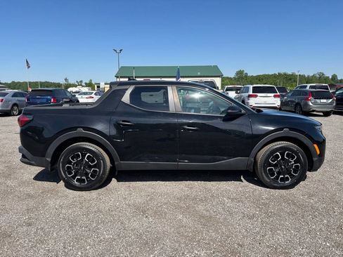 Used 2023 Hyundai Santa Cruz SEL AWD/4WD image 2