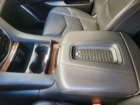 Used 2020 Cadillac Escalade Luxury image 48