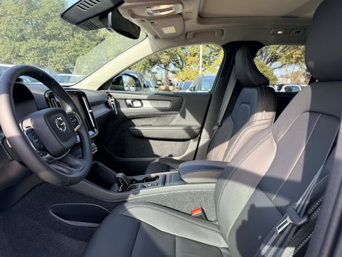 New 2026 Volvo XC40 B5 Core image 12