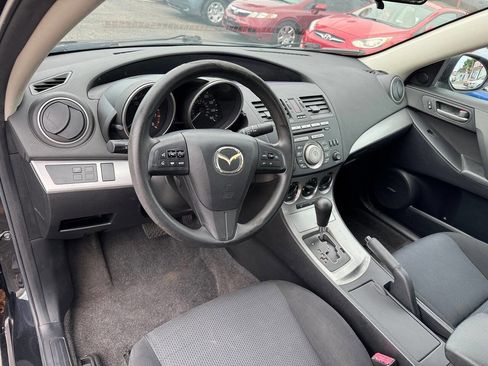 Used 2011 MAZDA MAZDA3 i Touring image 10