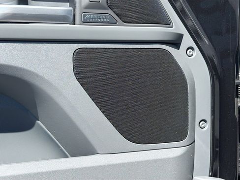 New 2026 Land Rover Defender 110 X-Dynamic SE image 23