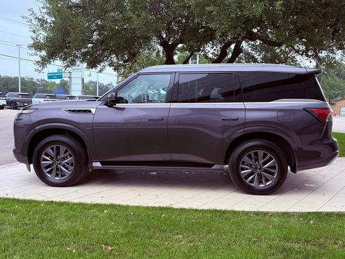 Certified 2026 INFINITI QX80 Pure AWD/4WD image 9
