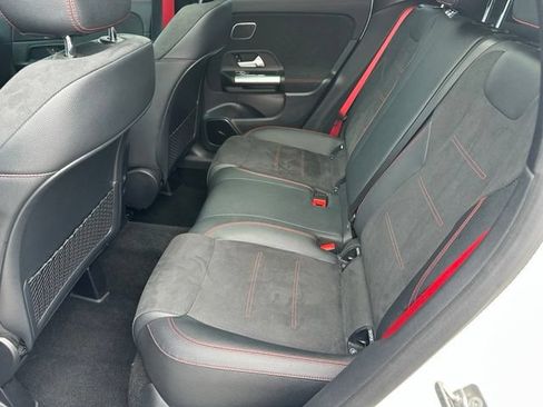 Used 2025 Mercedes-Benz GLA 35 AMG 4MATIC image 12