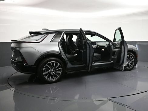 Certified 2026 Cadillac Lyriq Sport AWD/4WD image 32