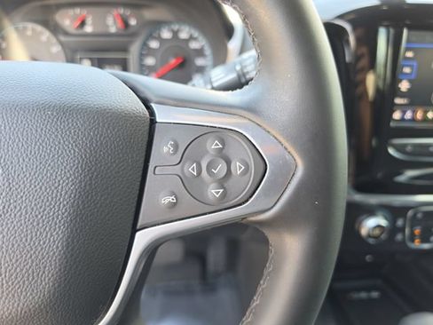 Used 2023 Chevrolet Traverse LT FWD image 31
