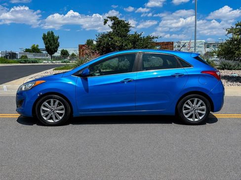 Used 2017 Hyundai Elantra GT FWD image 2