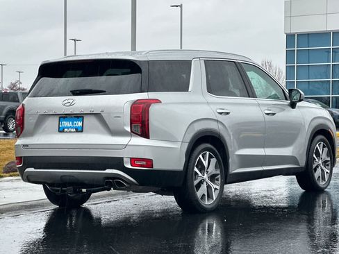 Used 2022 Hyundai Palisade SEL w/ Premium Package image 2