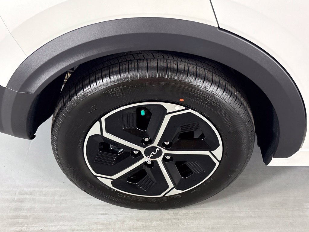 New 2026 Kia Niro LX FWD image 10