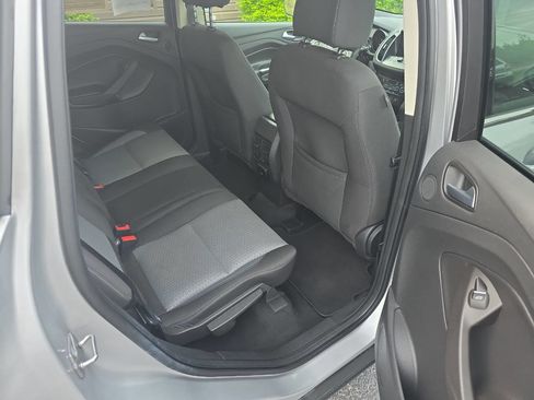 Used 2017 Ford Escape SE w/ Equipment Group 201A FWD image 13