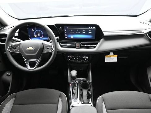 New 2026 Chevrolet TrailBlazer LT w/ Convenience Package FWD image 18