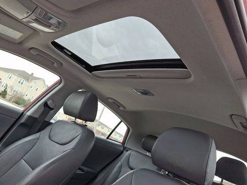 Used 2020 Hyundai Ioniq Limited image 21