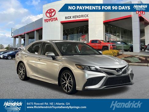 Certified 2024 Toyota Camry SE image 1