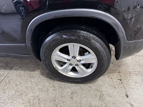 Used 2022 Chevrolet Trax LS image 6