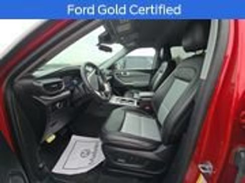Used 2024 Ford Explorer XLT w/ Equipment Group 202A AWD/4WD image 2