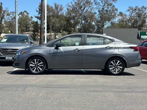 Used 2024 Nissan Versa SV FWD image 2
