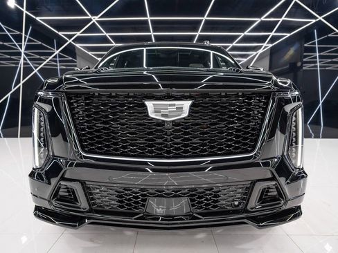 Used 2026 Cadillac Escalade V w/ LPO, ONYX Package image 7