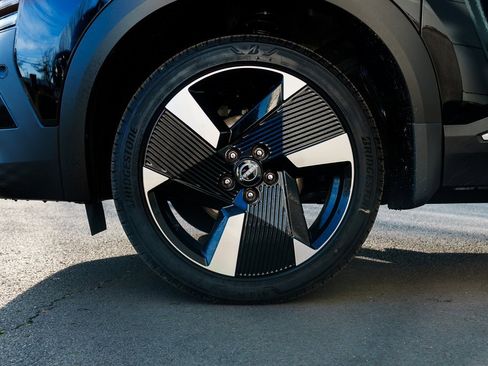 New 2026 Nissan Kicks SR image 7