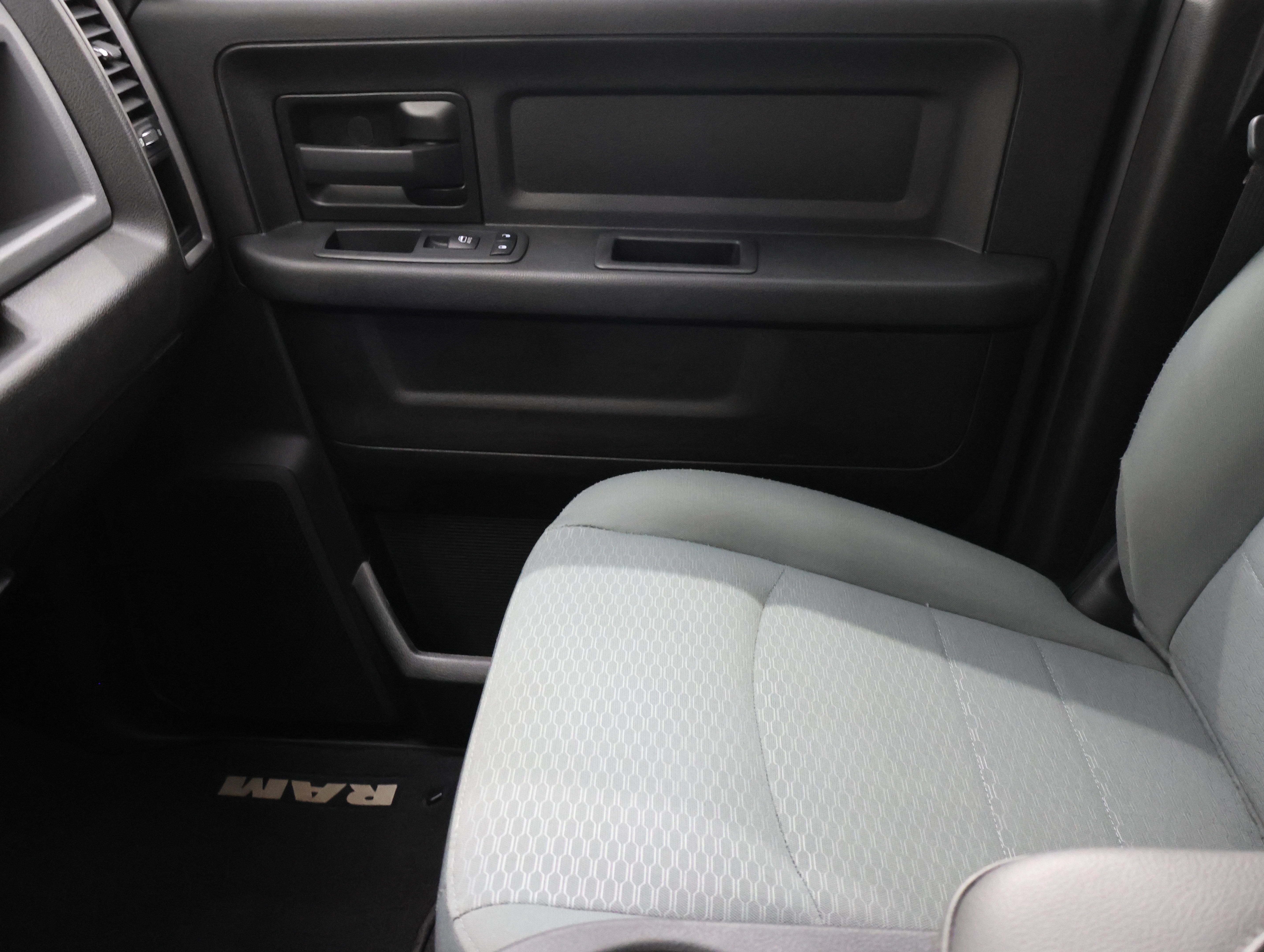 Used 2018 RAM 2500 Tradesman w/ Chrome Appearance Group AWD/4WD image 14