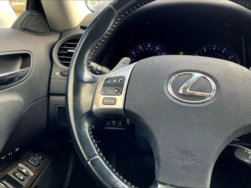 Used 2015 Lexus IS 250C w/ Luxury Package RWD image 16