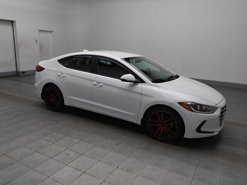 Used 2017 Hyundai Elantra SE image 11