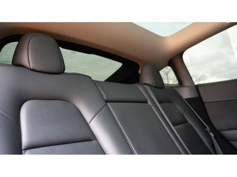 Used 2023 Tesla Model Y Long Range image 29