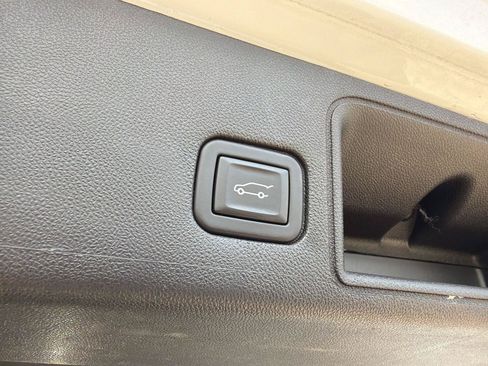 Used 2023 GMC Terrain SLT AWD/4WD image 41