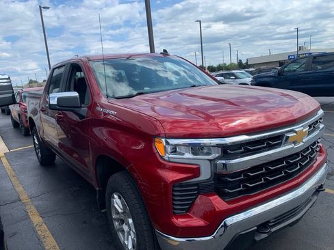 Used 2023 Chevrolet Silverado 1500 LT w/ Protection Package AWD/4WD image 4
