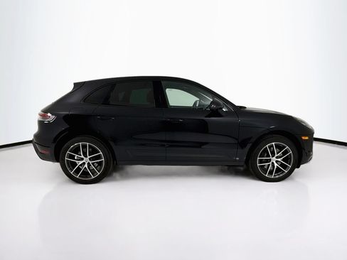 Certified 2025 Porsche Macan AWD/4WD image 8