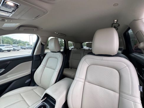 Used 2025 Lincoln Corsair Reserve AWD/4WD image 11