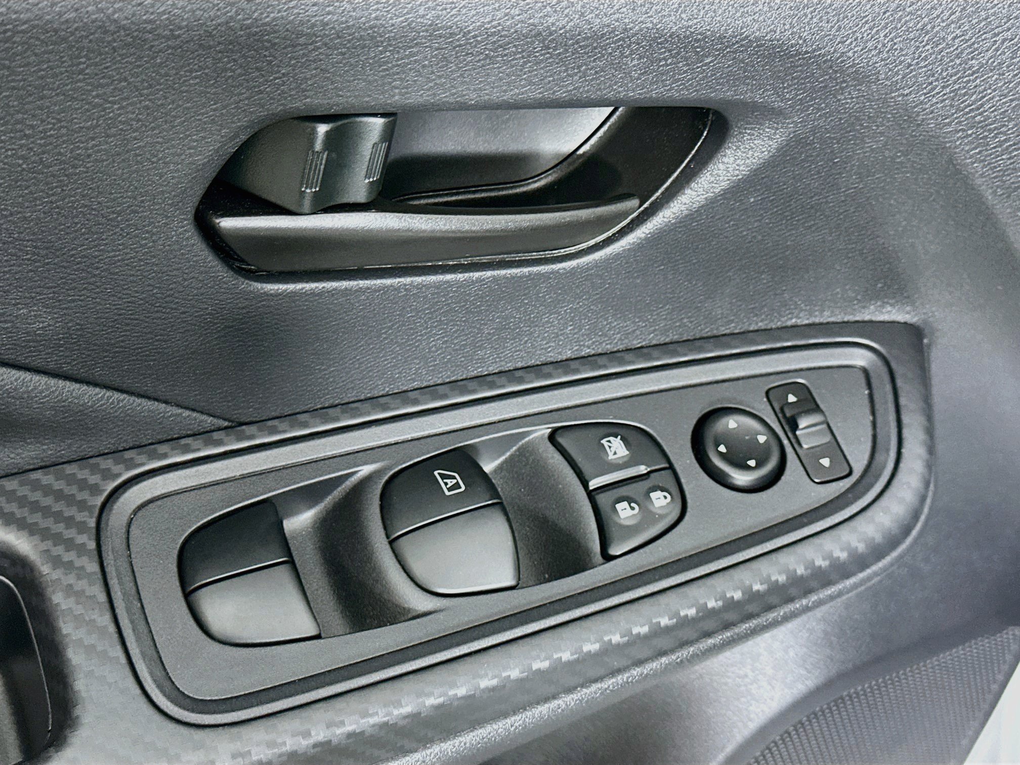 Used 2025 Nissan Versa S w/ Trunk Package FWD image 15