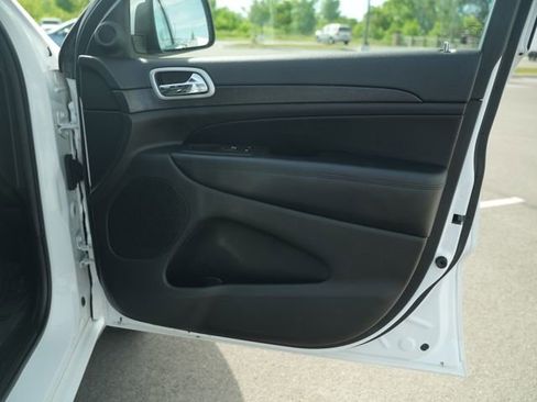 Used 2018 Jeep Grand Cherokee Altitude RWD image 21