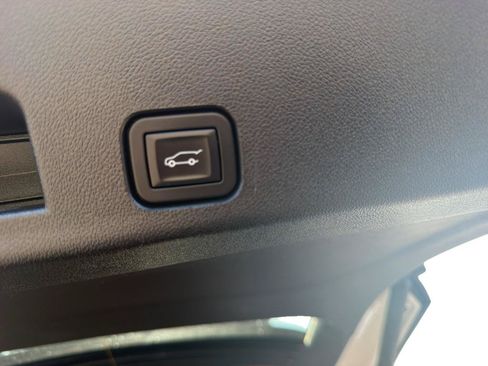 Used 2025 Buick Enclave Preferred FWD image 8