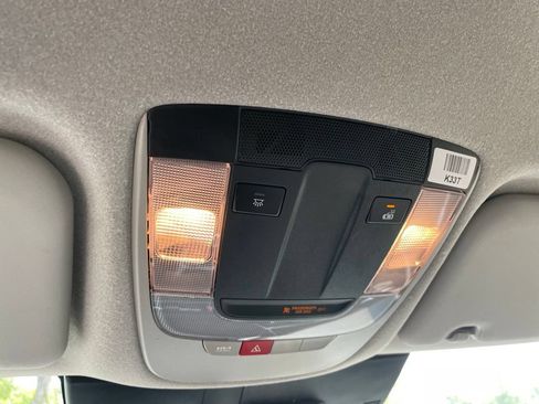 Certified 2024 Kia Niro Wind w/ Wind Preserve Package FWD image 17