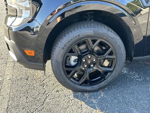 Used 2025 Ford Maverick XLT w/ XLT Luxury Package AWD/4WD image 9