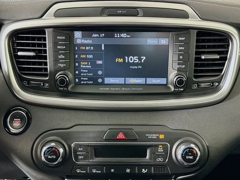 Used 2019 Kia Sorento SX image 21