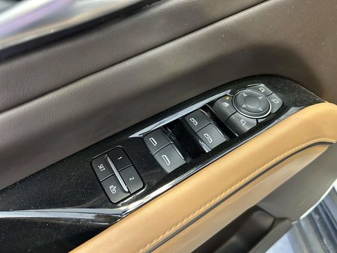 Used 2023 Cadillac Escalade Premium Luxury AWD/4WD image 23