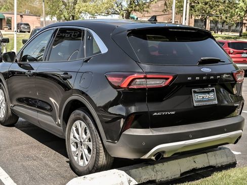 Used 2023 Ford Escape Active w/ Tech Pack #2 AWD/4WD image 7