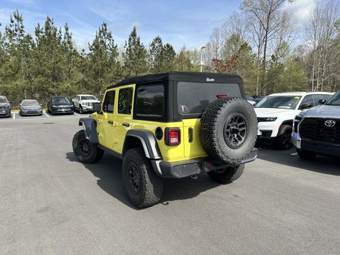 Used 2022 Jeep Wrangler Unlimited Sport w/ Xtreme Recon 35" Tire Package image 8