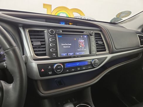 Used 2017 Toyota Highlander Limited Platinum image 25
