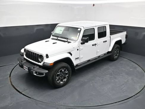 New 2026 Jeep Gladiator Sport AWD/4WD image 36
