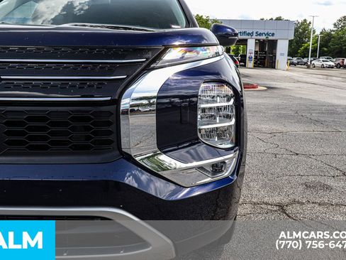 Used 2023 Mitsubishi Outlander SE image 19