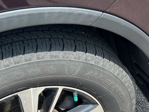 Used 2018 Toyota RAV4 XLE AWD/4WD image 16