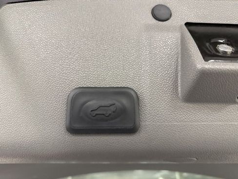 Used 2017 GMC Acadia Limited SLT image 17