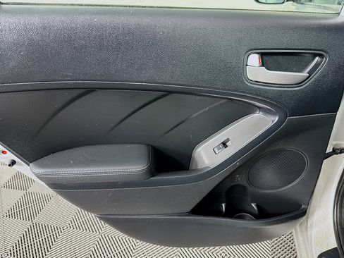 Used 2017 Kia Forte LX image 23