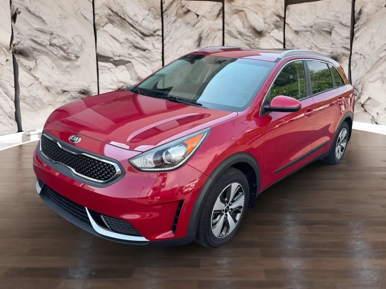 Used 2017 Kia Niro LX FWD image 3