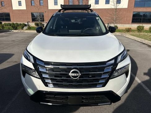 Used 2024 Nissan Rogue Platinum w/ Platinum Premium Package image 2