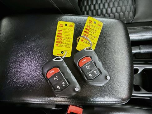 Used 2018 Jeep Wrangler Unlimited Rubicon AWD/4WD image 30
