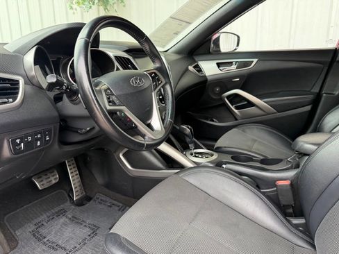 Used 2016 Hyundai Veloster w/ Option Group 03 FWD image 11