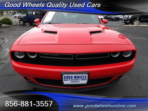 Used 2018 Dodge Challenger SXT Plus RWD image 2