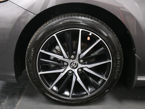 Used 2024 Toyota Camry SE w/ Cold Weather Package FWD image 32